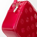Dámska crossbody z lakovanej kože ružová 29-4E-025-P