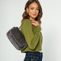 Damska torebka crossbody z futerkiem szara 99-4Y-218-9