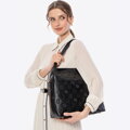Damska torebka typu worek ze skóry w monogram czarno - złota 100-4E-625-1G
