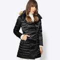 Damska kurtka puchowa z asymetrycznym zapięciem czarna 95-9D-403-1