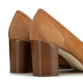 Damskie czółenka ze skóry zamszowej na słupku brązowe 102-D-102-5