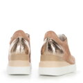Damskie sneakersy zamszowe na koturnie w pasy zgaszony róż 95-D-654-P