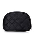 Elegancka kosmetyczka z ozdobnymi przeszyciami czarna 99-4Y-202-1D