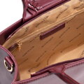 Elegancki kuferek z imitacji skóry z dekoracyjnym obszyciem bordowy 101-4Y-403-3