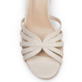 Eleganckie damskie sandały ze skóry naturalnej na szpilce kremowe 102-D-500-0