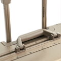 Mała walizka z aluminium na kółkach złota 56-3H-101-86M