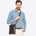 Pánska crossbody taška z imitácie kože tmavohnedá 100-4P-908-4