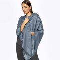 Damska chusta z bambusem w monogram niebieska 99-7D-002-7