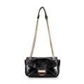 Mini crossbody kabelka z lesklej ekokože čierna 100-4Y-216-1