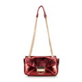 Mini crossbody kabelka z lesklej ekokože červená 100-4Y-216-3