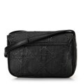 Dámska zapletená crossbody s klopou malá čierna 100-4Y-432-1
