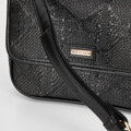Dámska zapletená crossbody s klopou malá čierna 100-4Y-432-1