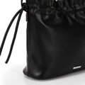 Dámska crossbody kabelka s ozdobnými zaväzovaniami, čierna 100-4Y-435-1