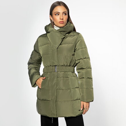 Damska kurtka puchowa z paskiem i wysokim kołnierzem zielona 97-9D-400-Z