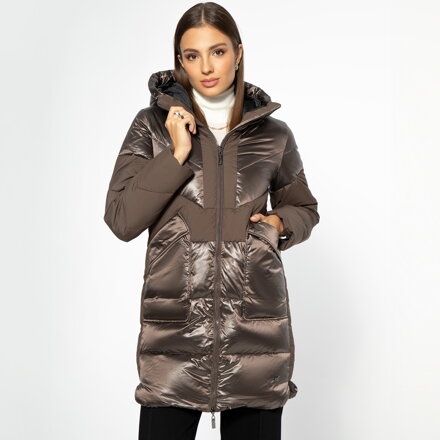 Damski płaszcz puchowy z łączonych materiałów z kapturem beżowy 97-9D-405-9