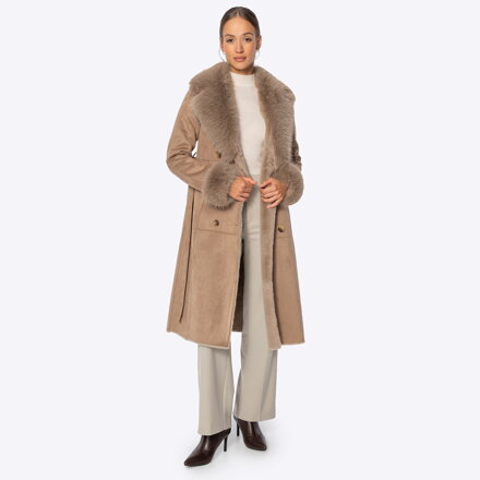 Dwurzędowy damski płaszcz z futrzanym kołnierzem beżowy 101-9W-001-9