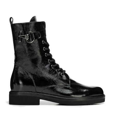 Skórzane botki z ozdobną klamrą czarne 101-D-112-1