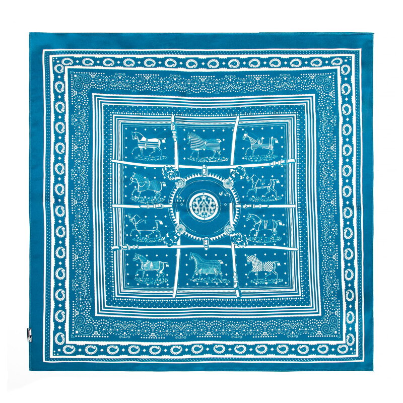 Damska apaszka z jedwabiu z motywem jeździeckim niebieska 103-7D-S01-X6