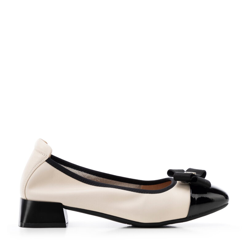 Damskie czółenka ze skóry na niskim słupku beżowo - czarne 100-D-956-9