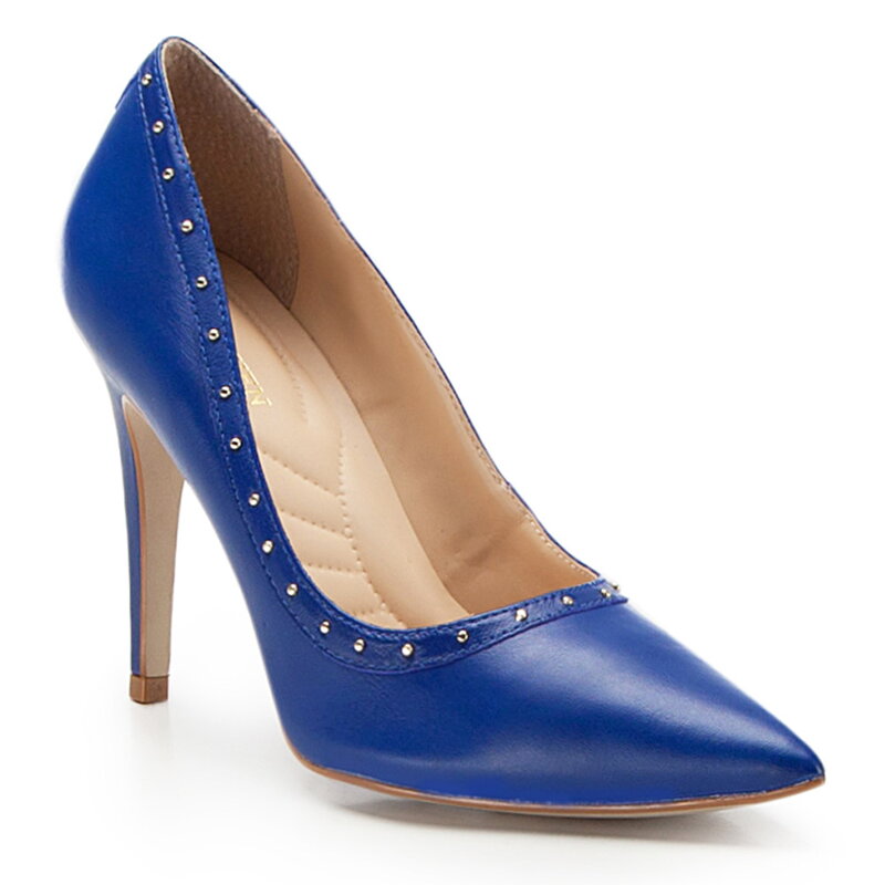 Szpilki skórzane z drobnymi nitami 86-D-751-N