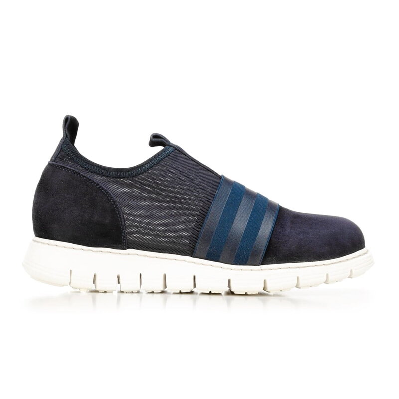 Damskie sneakersy zamszowe z gumką granatowe 92-D-116-7 Damskie sneakersy zamszowe z gumką granatowe 92-D-116-7
