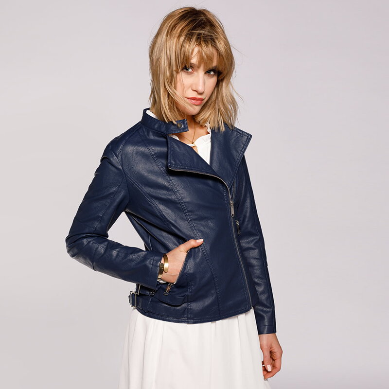 Damska kurtka o klasycznym kroju 92-9P-103-7