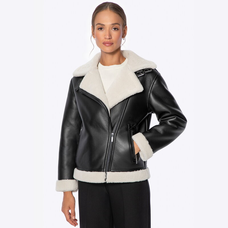 Damska kurtka oversize z imitacji skóry licowej czarna 101-9W-907-1 Damska kurtka oversize z imitacji skóry licowej czarna 101-9W-907-1
