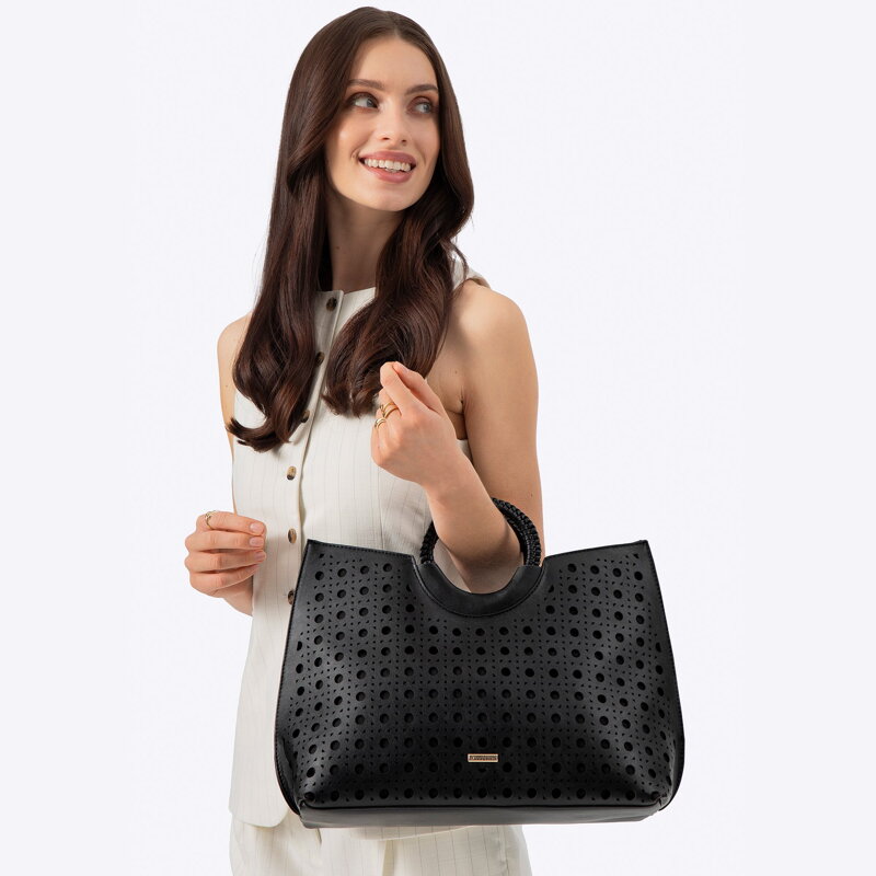 Dámska shopper kabelka z ekokože s geometrickými výrezmi čierna 100-4Y-204-1 Dámska shopper kabelka z ekokože s geometrickými výrezmi čierna 100-4Y-204-1