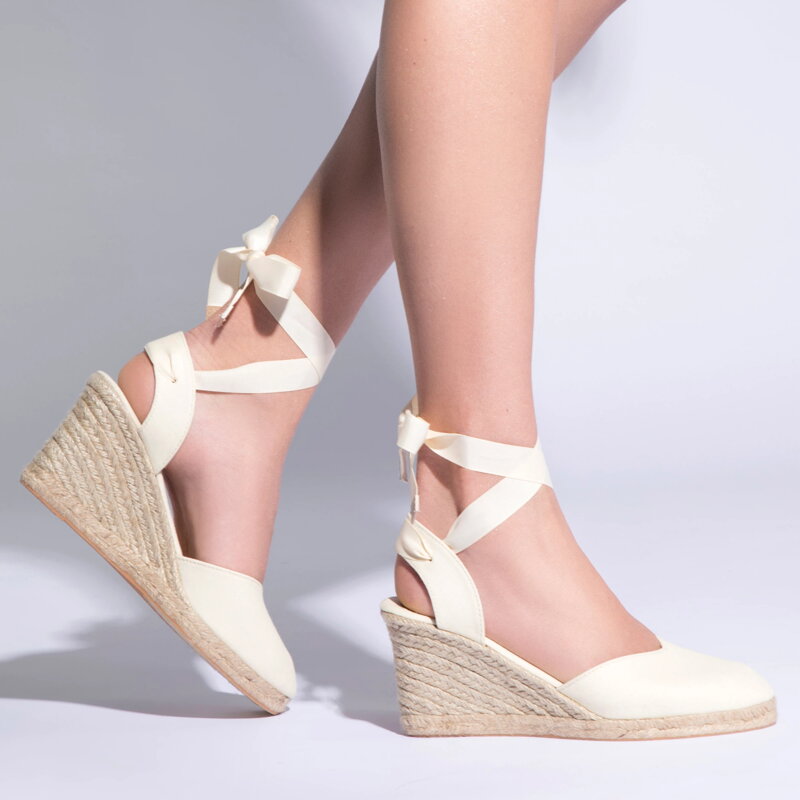 Damskie espadryle z wycięciem kremowe 96-DP-801-9 Damskie espadryle z wycięciem kremowe 96-DP-801-9