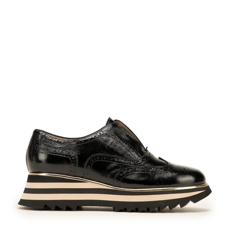 Damskie wsuwane sneakersy z lakierowanej skóry czarne 98-D-107-1