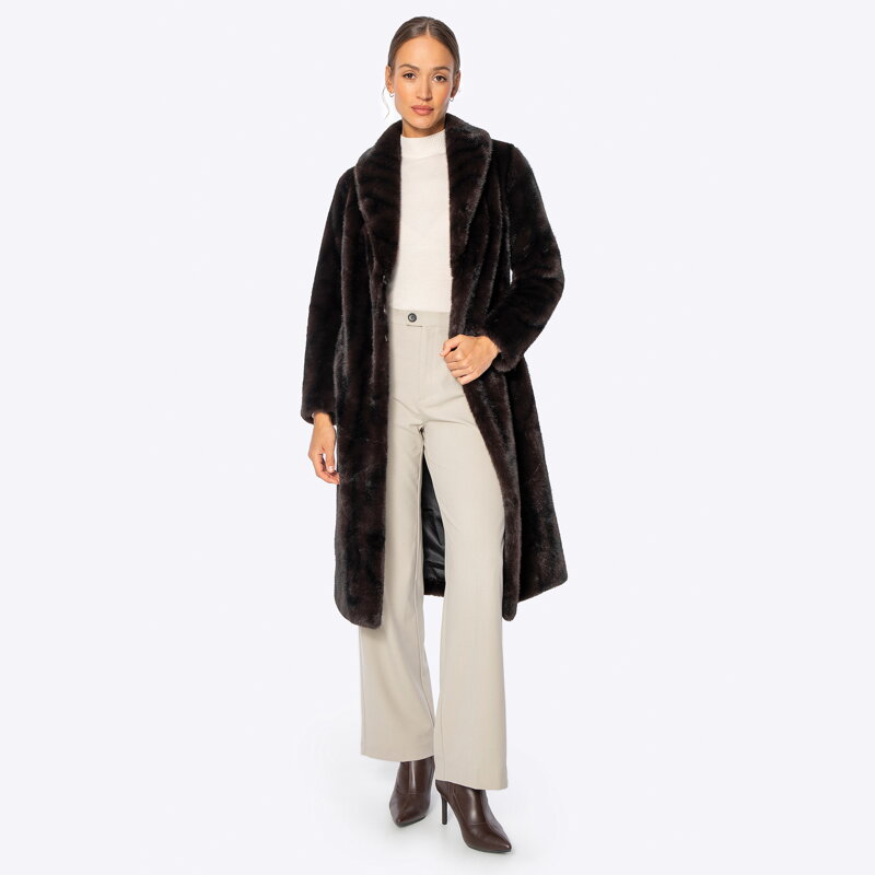 Długi damski płaszcz ze sztucznego futra ciemny brąz 101-9W-004-4