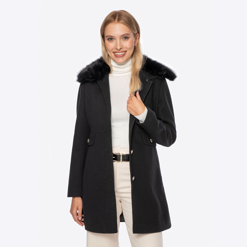 Krótki płaszcz damski z futerkowym kołnierzem czarny 101-9X-302-1