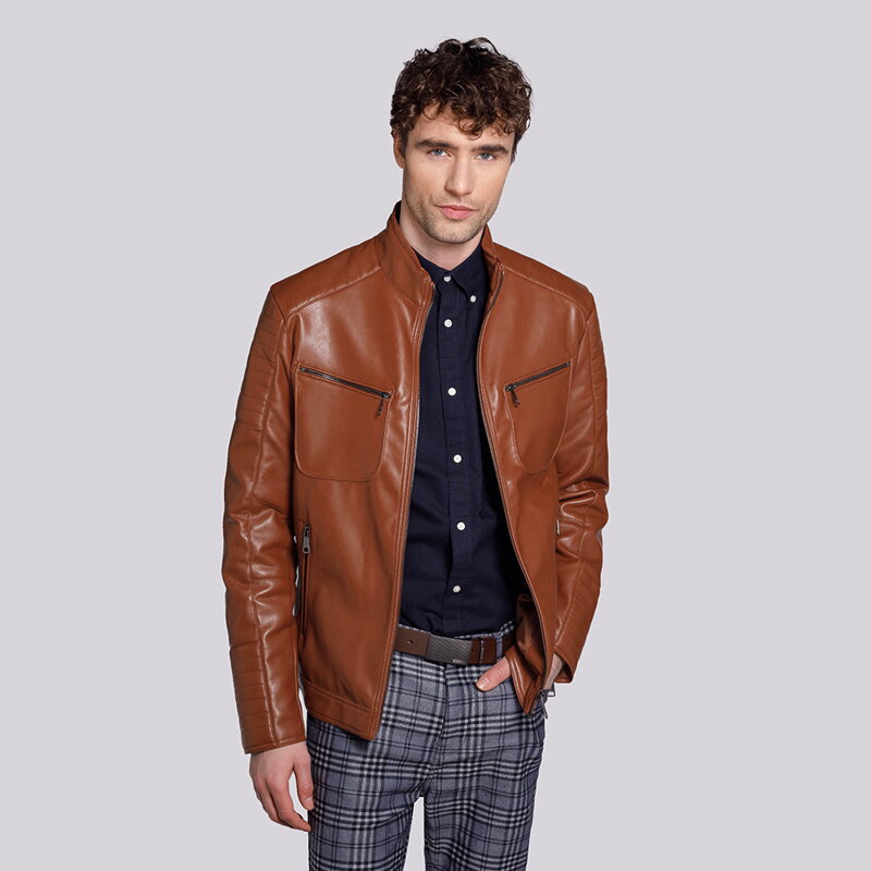 Męska kurtka ze stębnowanymi kieszeniami 92-9P-152-5