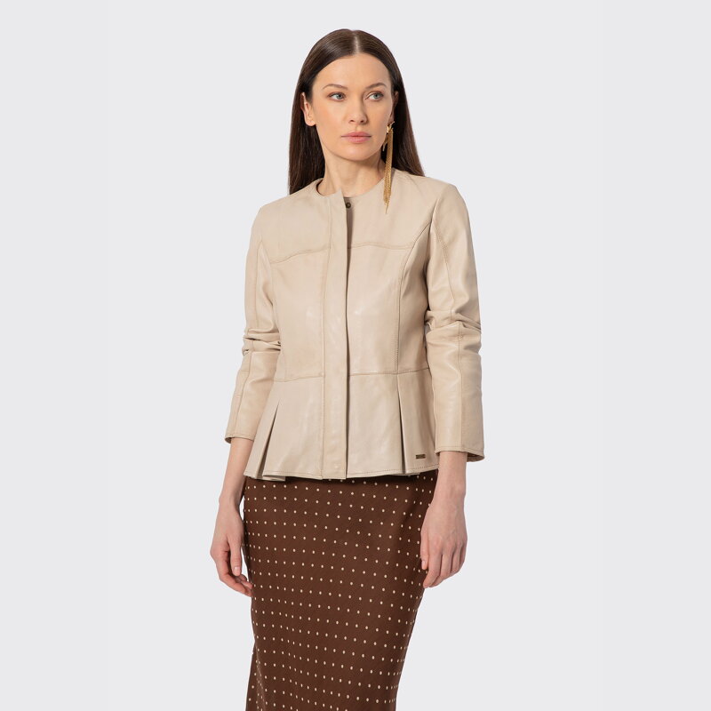 Dámska krémová kožená bunda s peplum strihom 102-09-401-0