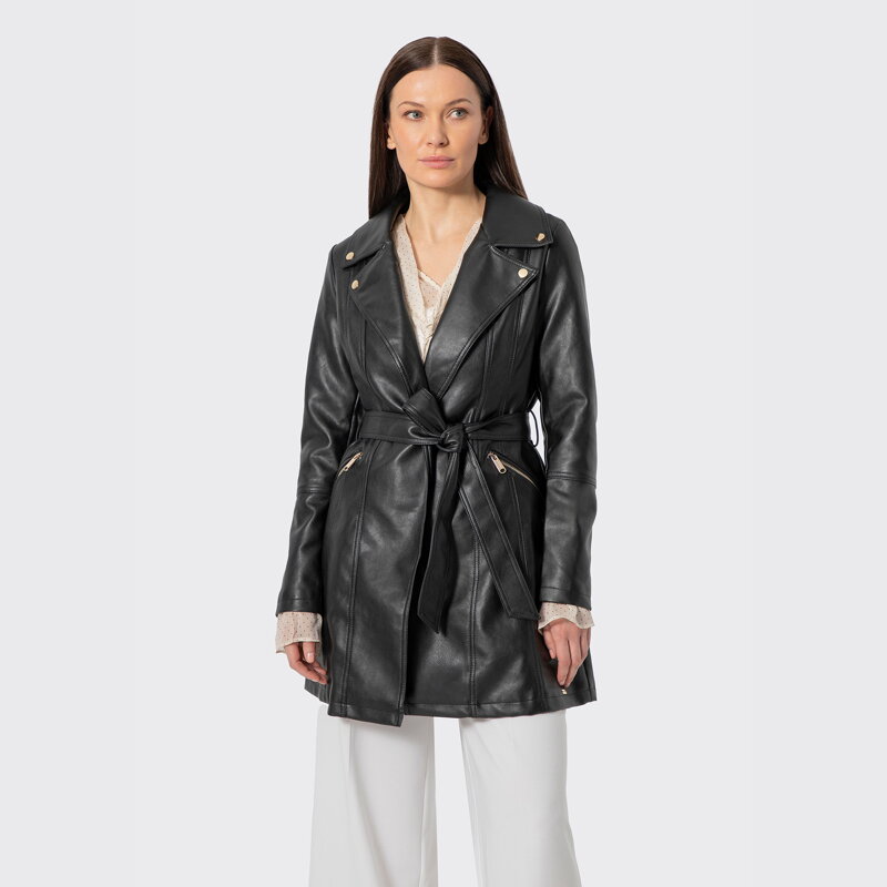 Damski płaszcz z imitacji skóry czarny 100-9P-101-1