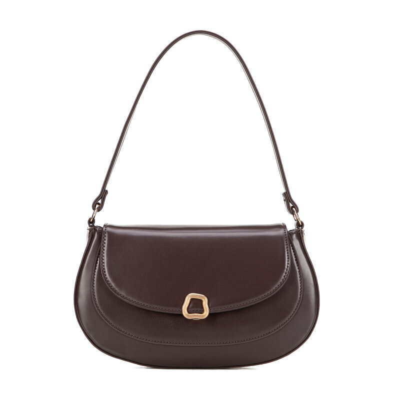 Półokrągła listonoszka z imitacji skóry z dekoracyjnym zapięciem brązowa 101-4Y-437-4