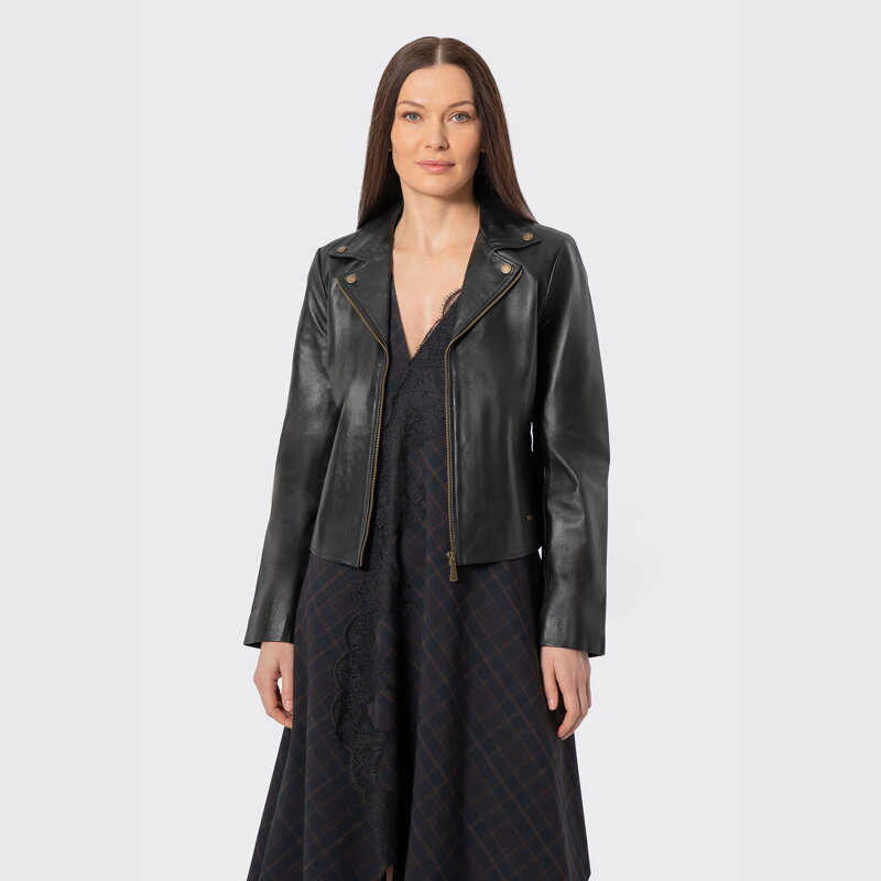 Skórzana kurtka z przeszyciami czarna 100-09-805-1