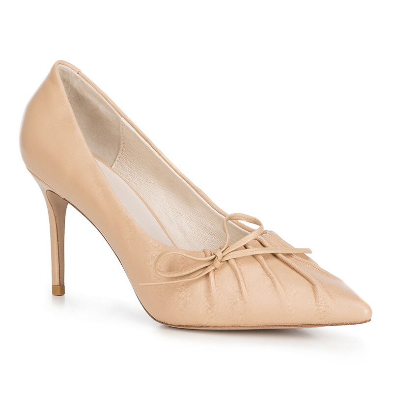 Szpilki skórzane z marszczonym przodem jasny brąz 90-D-900-9